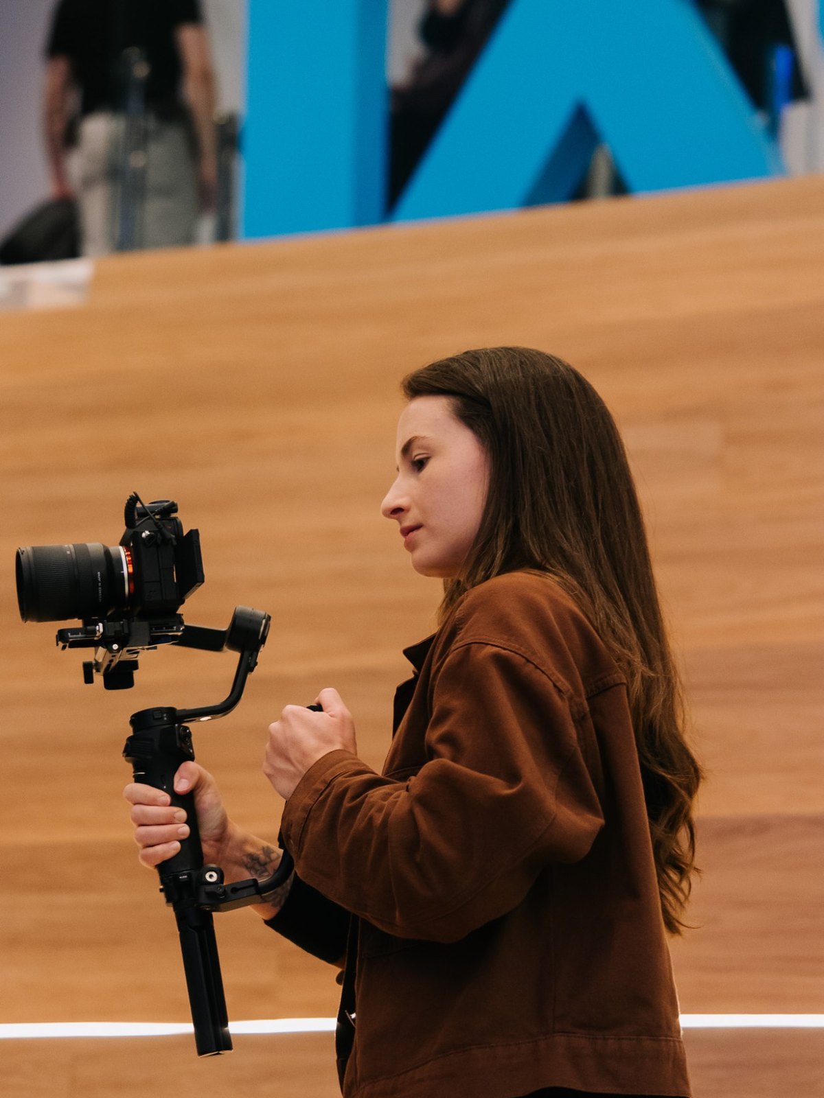 Fundadora da Visarte Filmes captando um evento